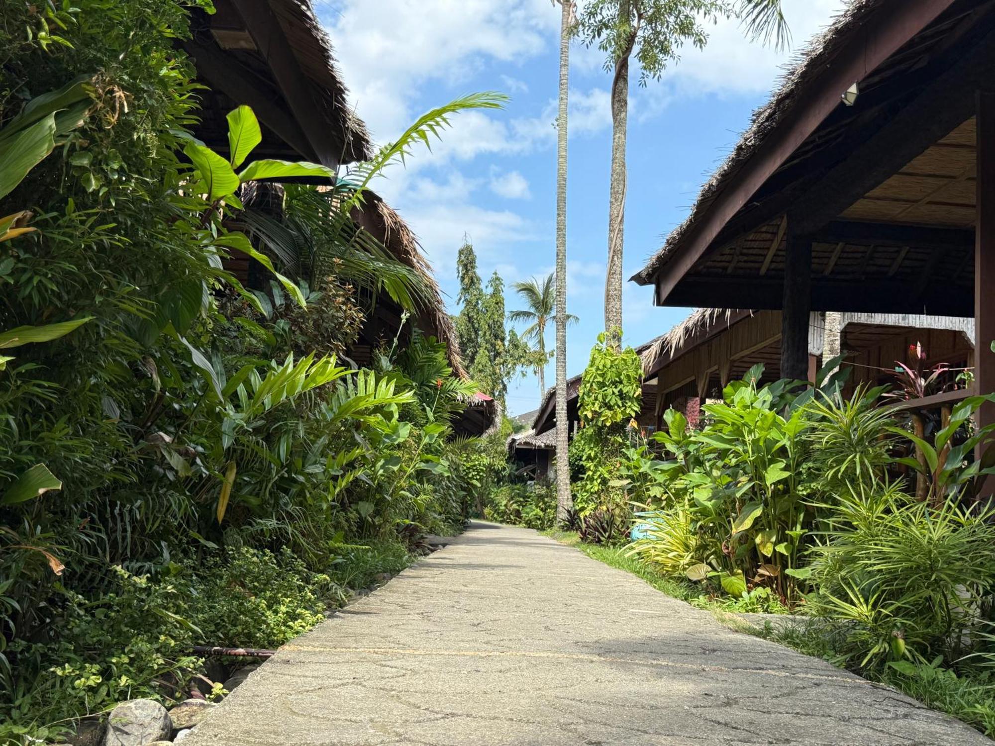 Garden Of Eden Dive Resort Пуерто Галера Екстериор снимка