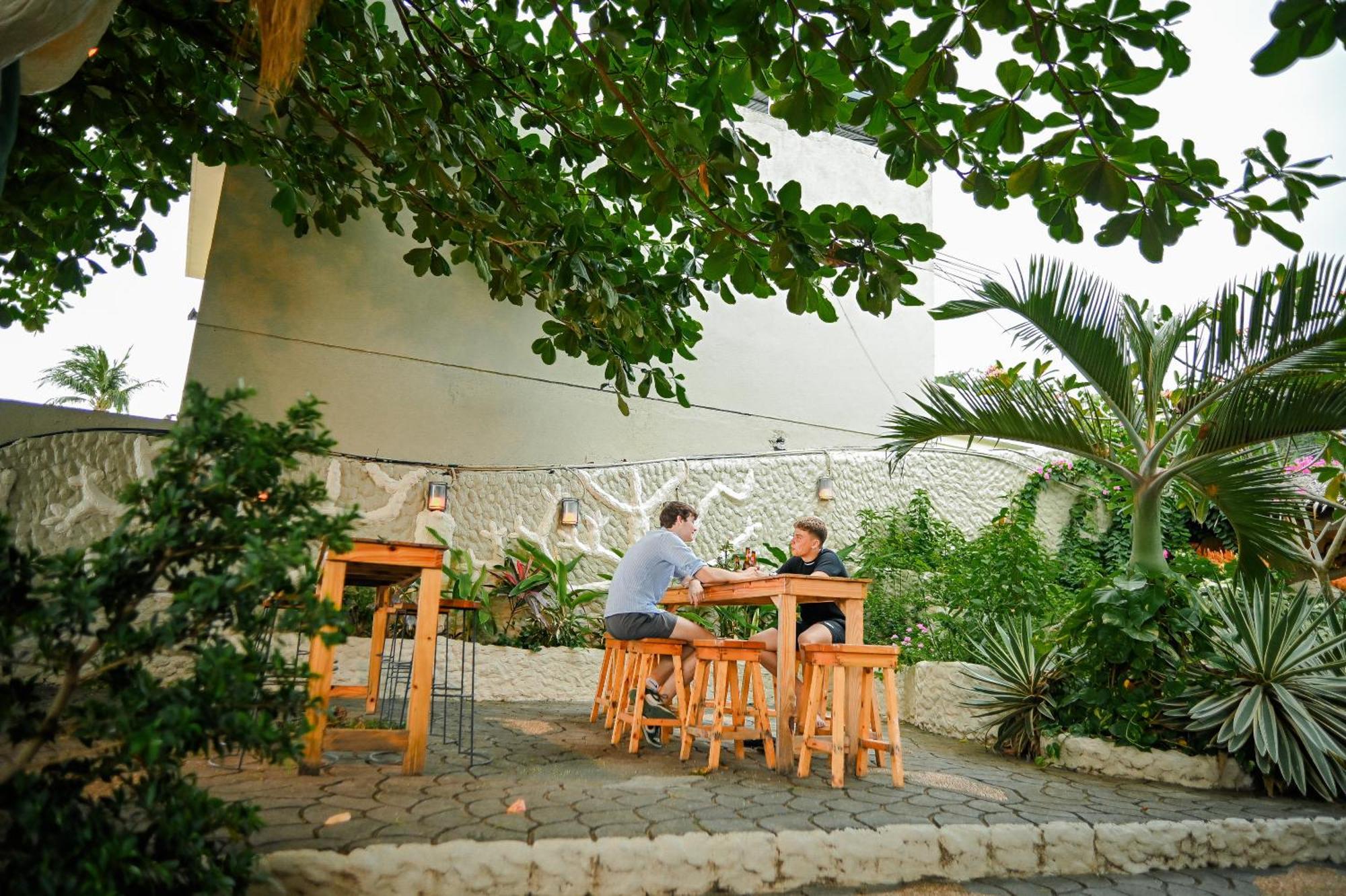Garden Of Eden Dive Resort Пуерто Галера Екстериор снимка